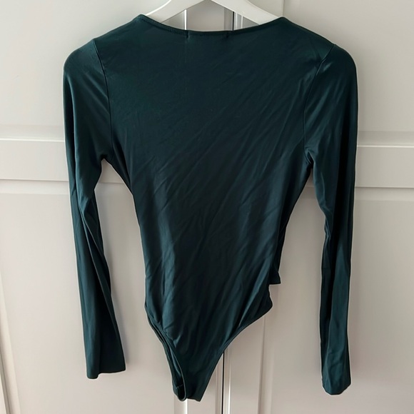 EUC Emerald Green wrap bodysuit small long sleeve V neck - Picture 2 of 3